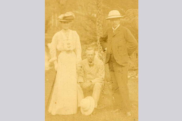 Henry, Bettina, and Waller,Ceylon, 1902