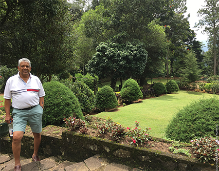 Mohan de Run surveys garden Big Bungalow 2019