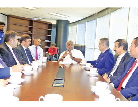 Minister Prasanna Ranatunga and the delegation led by Kurdistan Chamber of Industry and Commerce President Jaleel Qualeel during the discussions.