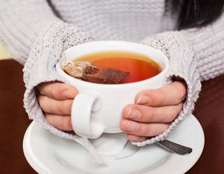 A good cup of tea keeps steeping time and temperature in mind. (Photo: Adam Otvos/Shutterstock)
