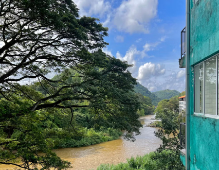 Sweet as Kandy: A view over the Mahaweli River